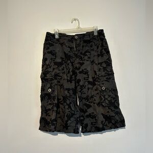 Vibe 100% Cotton Camo Cargo Shorts - Size 30